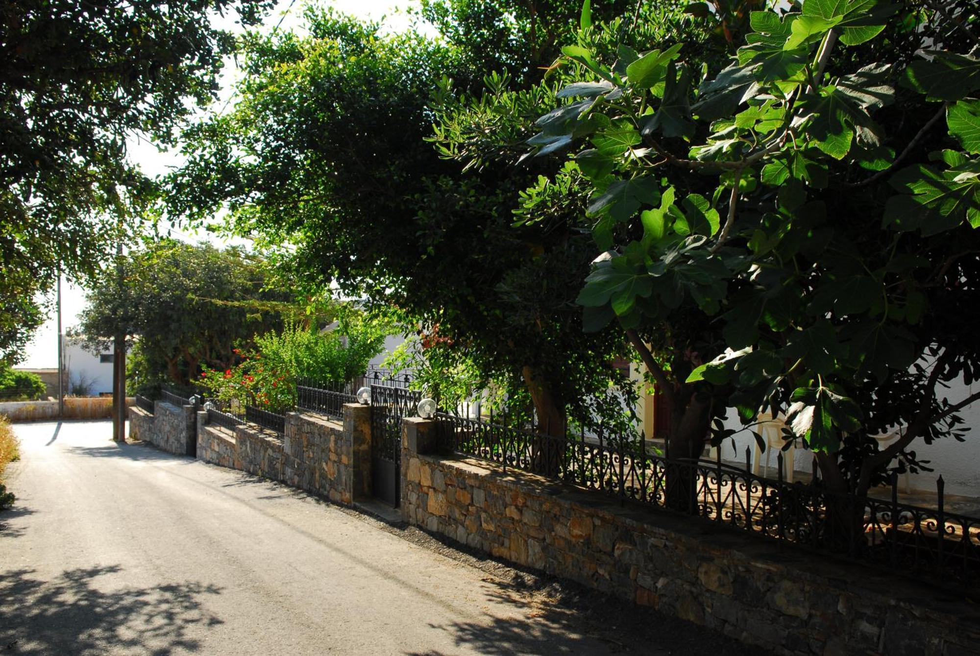 Athina Villas Элунда Экстерьер фото